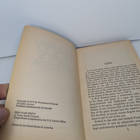 Happy Days - The Invaders - William Johnston, Paperback (Henry Winkler - Fonzie) - Picture 4 of 4